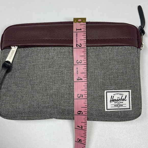 Virgin Atlantic Herschel Supply Gray Travel Toiletries Bag - Picture 5 of 6